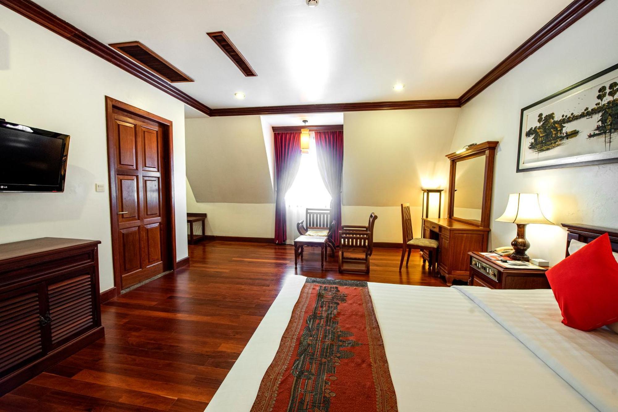 The Suite By Royal Crown Hotel Siem Reap Extérieur photo