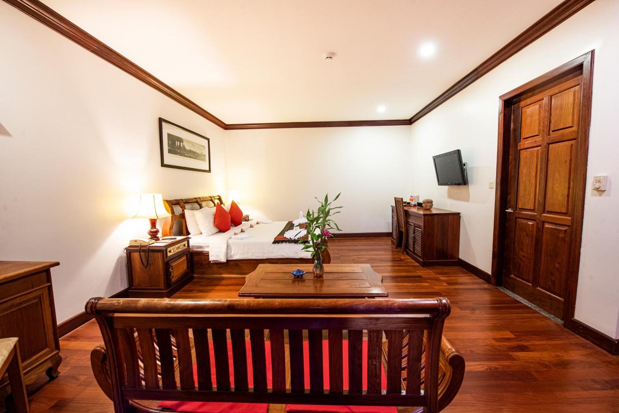 The Suite By Royal Crown Hotel Siem Reap Extérieur photo