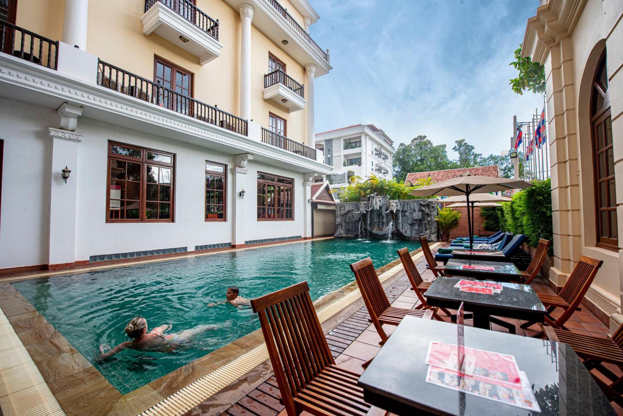 The Suite By Royal Crown Hotel Siem Reap Extérieur photo