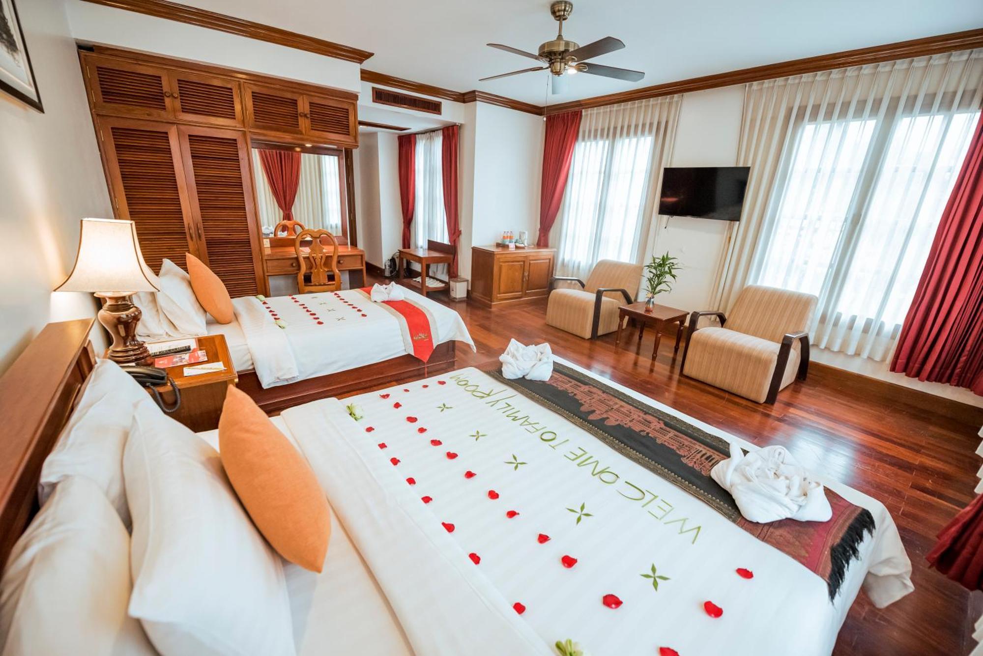 The Suite By Royal Crown Hotel Siem Reap Extérieur photo